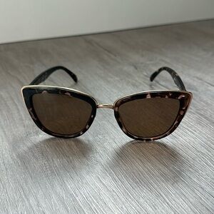 Quay Australia “My Girl” sunglasses. Tortoise frame with gold detail, brown lens